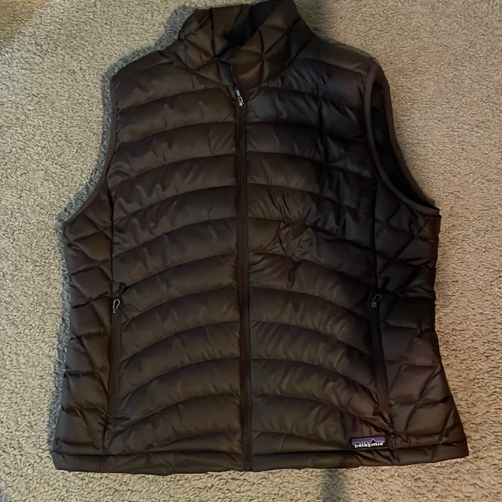 Women’s extra large brown Patagonia vest.